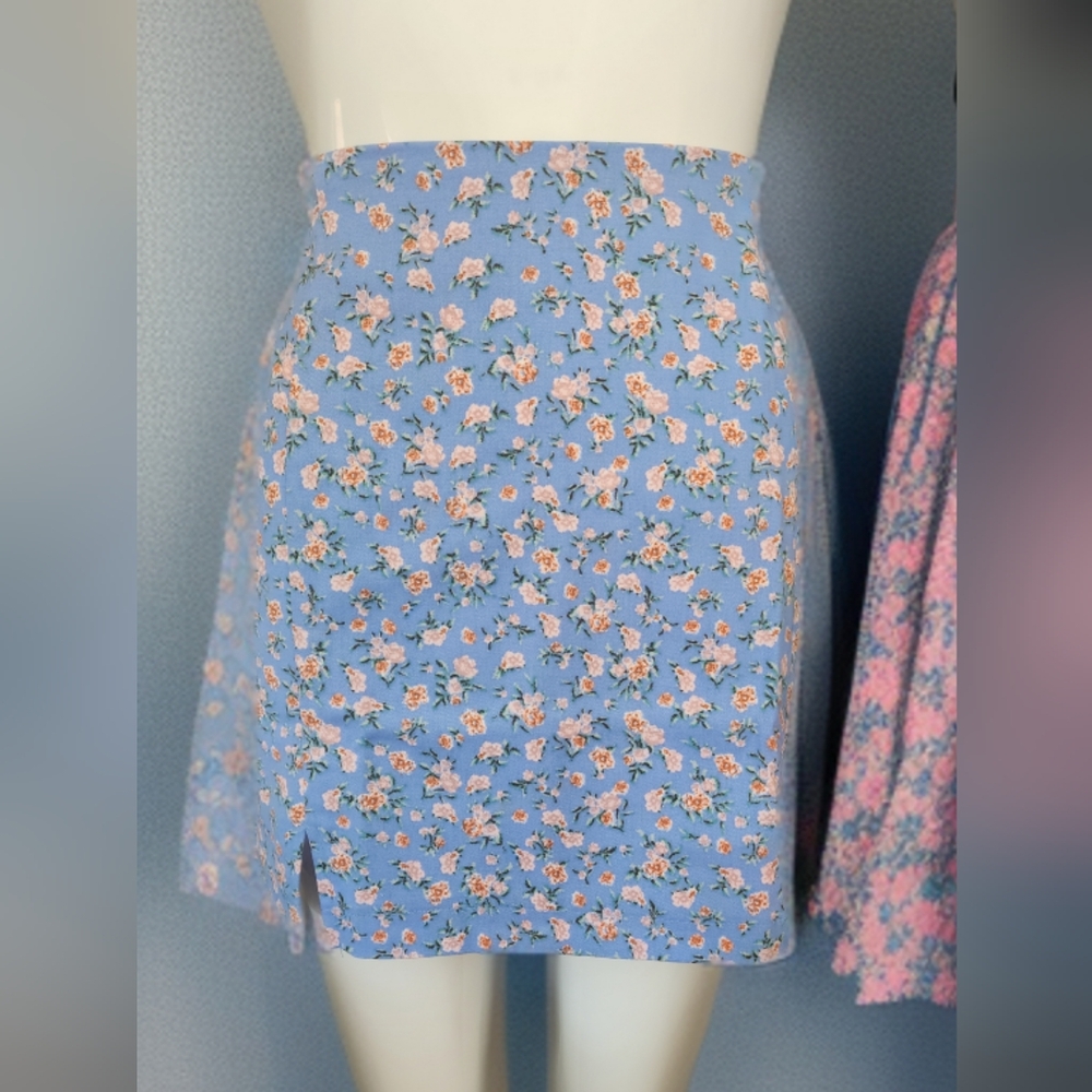 Love on a  hanger - mini skirt